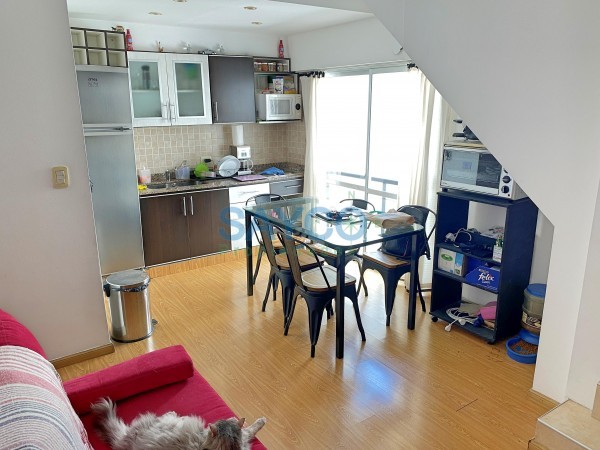 Vendo 2 ambientes con balcon y escritorio