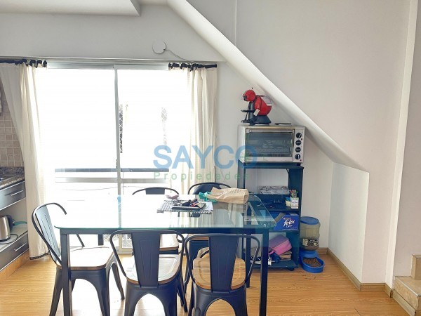 Vendo 2 ambientes con balcon y escritorio