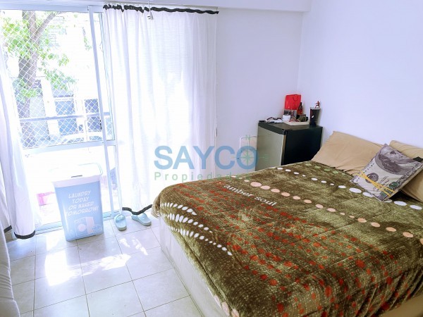 Vendo 2 ambientes con balcon y escritorio