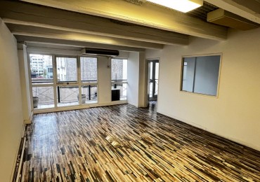 Oficina 72,00 m² Baño Propio - Balcon Corrido Air/ac Impecable