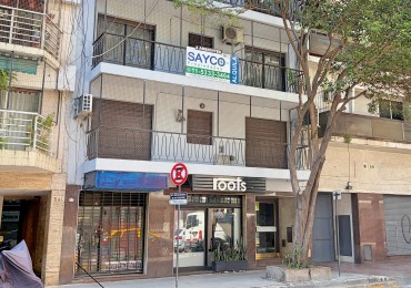 4 Ambientes c/balcon. Super luminoso con balcon corrido, vista abierta.