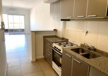 2 Ambientes c/balcon. Super luminoso con balcon corrido, vista abierta.