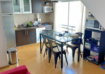 Vendo 2 ambientes con balcon y escritorio